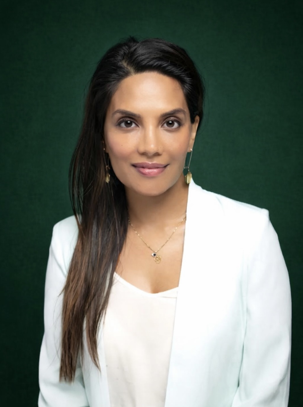 Amitha Kalaichandran headshot